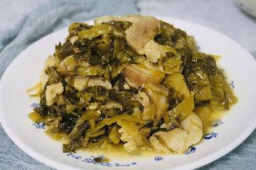 能吃兩碗飯的下飯菜:酸菜燜豬肉