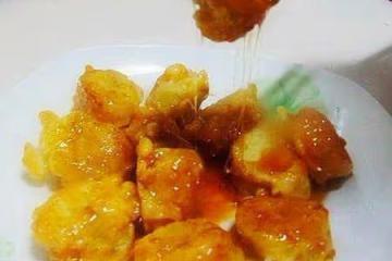 美食精選：拔絲香蕉，麻婆蒸蛋，咖喱菌菇蔬菜火鍋，香椿拌黃豆