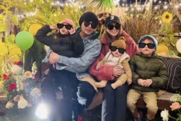 昆凌春節罕曬全家福，小女兒正面出鏡，長得和哥哥如同複製粘貼