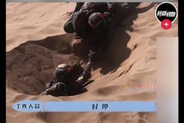 女演員沙漠拍戲遇意外!跌落流沙中被迅速淹沒,僅露頭部情緒崩潰