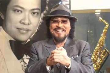 費玉清71歲哥哥被偶遇，張菲鬍子拉碴似路人，穿著邋遢不注意形象
