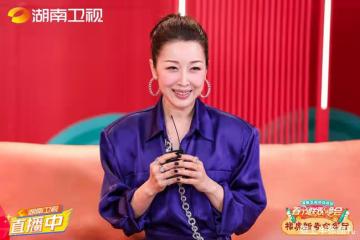 49歲歌手孫悅亮相湖南春晚,連唱五首歌狀態太好,卻被指假唱整容