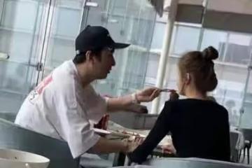 王思聰帶新女友現身:扒一扒純情男是如何變成浪子的