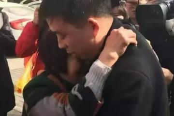 兒子被拐29年回家，生母囑咐他：把養父母照顧好，給他們養老送終
