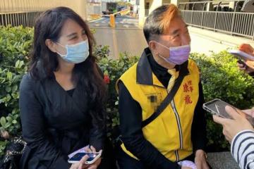 喪妻3年!68歲老戲骨康龍宣布戀情,攜小23歲女友參加好友告別式