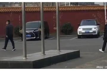 富豪劉強東為何要去美國生二胎？