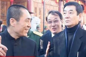 日本演員高倉健送張藝謀一把刀，直言：這把刀可以在北京買一套房