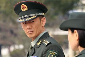 任天野：8歲被母親拋棄，父親再婚娶小15歲嬌妻後，繼母就是我親媽