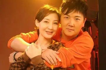 孫楠的兩次奇葩婚禮：一次新郎缺席，一次「如臨大敵」