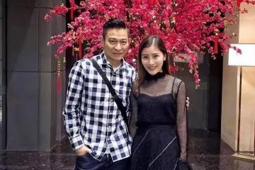 劉德華小姨子慶祝結婚5周年，和富豪老公在別墅中分享合影