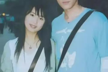 林依晨給胡歌打電話: 「你有空來參加我的婚禮嗎?」聽到這個消息後,胡歌愣了幾秒鐘,然後回答: 「一定要去!」