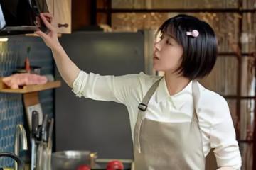 做產檢時巧遇有「公主病」的小姑子，聽醫生喊個名字，我把她絆倒