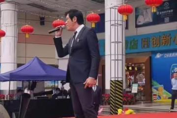 60歲羅嘉良現身商演,撞臉范志毅老到認不出,被曝一首歌報價10萬