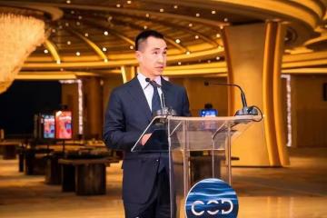 何猷龍家族事業快速擴展,與國際大佬合作,越來越像父親何鴻燊