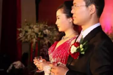 新娘索要10萬下車錢,聲稱不給錢不結婚,拜堂後新郎果斷提出離婚