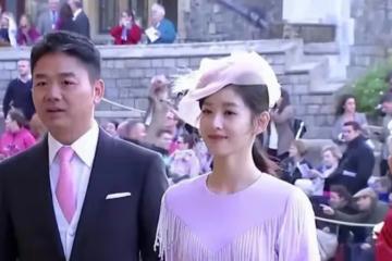 49歲劉強東三胎得子！把章澤天女兒寵上天，17歲長子是他一生的痛