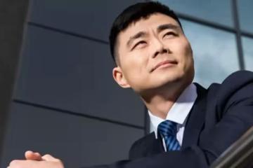 離婚三個月後,前岳父找上門讓我幫小舅子買輛車,我:做夢吧