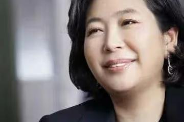 老公自殺後,被婆家逼上絕路,48歲全職太太如何翻成大女主?
