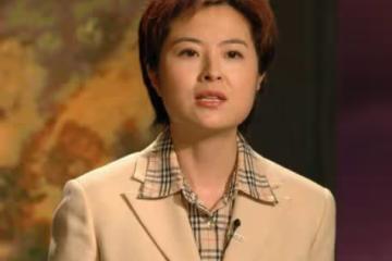 張泉靈27歲嫁給45歲的李鐵，面對親朋好友的質疑，她選擇了沉默