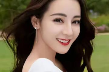 熱巴曬婚紗大片，拍攝於與黃景瑜合作期間，疑似為官宣結婚做試探