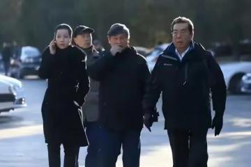 84歲李雙江精神抖擻,小兒子李天一帶給他的傷害,被大兒子治癒了