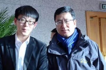 白岩松：兒子你要是考上北京最好的高中，咱爺倆就斷絕關係吧，中考成績出來後，爺倆都鬆了口氣！