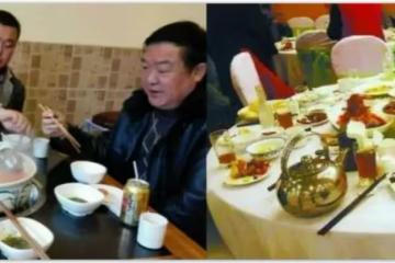 兒子滿月宴上,父親打包剩菜遭岳父嘲笑「沒吃過好東西」,結賬時岳父尷尬不已