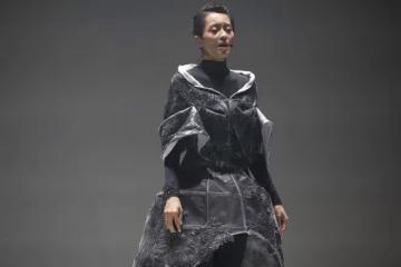 梁詠琪5年後再開演唱會,丈夫女兒現身,成龍劉德華送花籃排面足