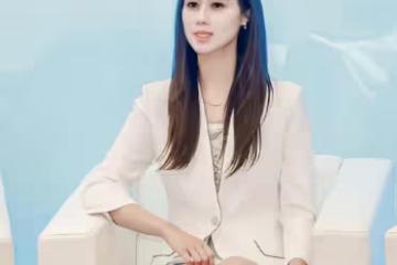 賭王千金何超欣曬照，穿歐陽娜娜品牌廉價浴袍，力挺姐妹無懼爭議
