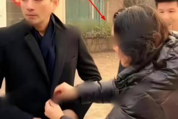 汪小菲與母親張蘭見面,張蘭為兒子整理衣扣,摸頭瞬間滿眼寵愛