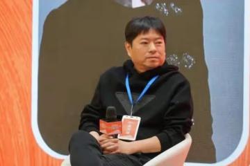 51歲高曉松罕見露面,顏值大變就像小鮮肉,剪短頭髮像變了一個人