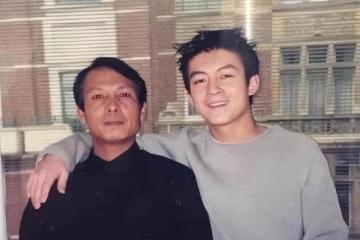陳冠希義父龍哥離世,最後生活照公開,拿電腦去維修的人是他