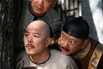 張國立攜妻子現身法國，洋酒喝到臉發紅，曾坐遊艇出海遊玩好愜意