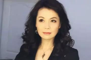 周冰倩曬兒子帥照!產後遭丈夫無情拋棄,53歲身材勻稱似少女