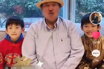 洪金寶帶倆孫子給網友拜年，70歲紅光滿面精神好，被贊普通話流利