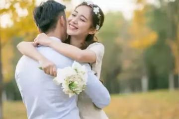 「兒子,管管你媳婦,我住院了她還去旅遊」「媽,她不是外人嗎」