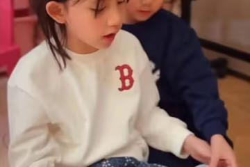黃磊一家出門踏春，多妹顏值逆襲趕超姐姐，彼得潘似迷你版劉昊然