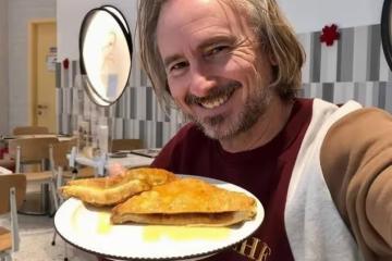 拒絕打疫苗!TVB前著名外籍男星自覺健康,患細胞癌欠外債80萬