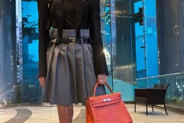李嘉欣獲得服裝評審資格,與張叔平共同合作,為紅毯頒發設計大獎