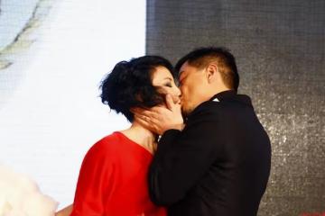 李亞鵬得新冠看到他妻子的行為,才懂他為啥評價王菲是個傳奇