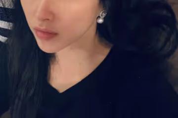 朱珠情緒崩潰惹擔憂，丈夫分享全家福溫情滿滿，力證夫妻感情依舊