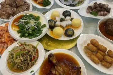 高高興興帶了禮物和老公回娘家拜年，結果在吃飯的時候我掀了桌子