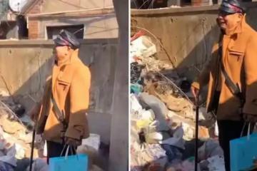 60歲老人過年回已故父母老宅，推門眼前一幕，讓他瞬間崩潰大哭：爸媽，兒子回來過年了