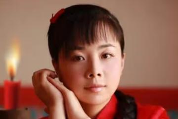 從星光大道走出的王二妮:嫁給農村初戀,婆婆對她比親生女兒還好