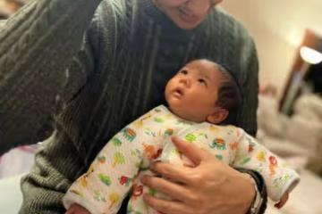 陳凱琳曬幸福日常,52歲鄭嘉穎逗弄2個月小兒子,三兄弟有愛同框