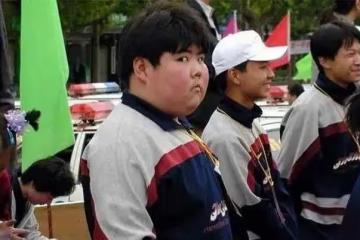 「初代表情包」網紅小胖：進娛樂圈娶經紀人，20年過去如今怎樣了