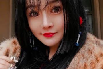 拳王老婆咋變這樣了?既非主流又卡哇伊,被網友調侃:農業重金屬