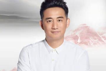 黃多多謠言過後,黃磊罕見現身,面無表情心事沉重!