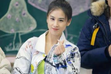 黃聖依一家為小兒子慶生,安迪胖嘟嘟超萌,安麟霸氣背手氣場強