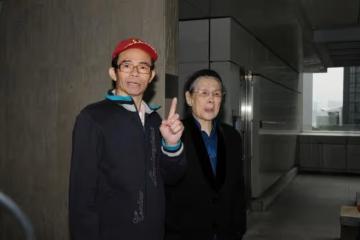 梅艷芳哥哥昏迷入院,查出患有腫瘤,99歲梅媽指責他財迷心竅